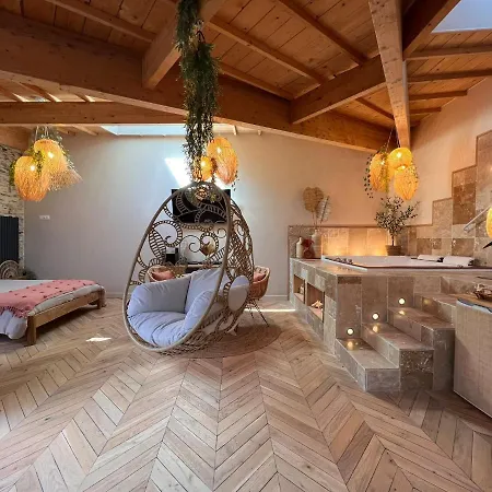 Bali Les Petits Plaisirs Bed & Breakfast Angers